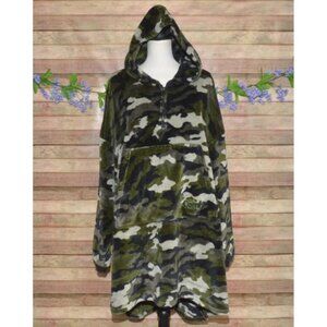 The Comfy Original Quarter-Zip Wearable Blanket Green Camouflage One Size SO Sof